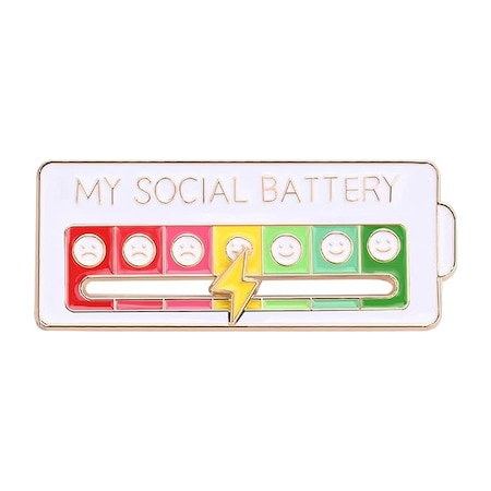 Spelt My Social Battery Hareketli Rozet Pin Broş Beyaz