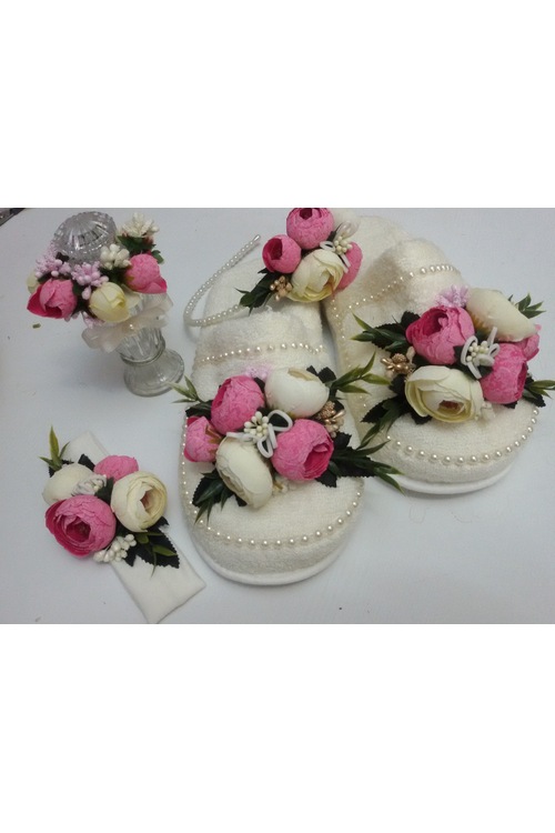 LOHUSA TERLİĞİ LOHUSA TACI BEBEK BANDI VE KOLONYA ŞİŞESİ