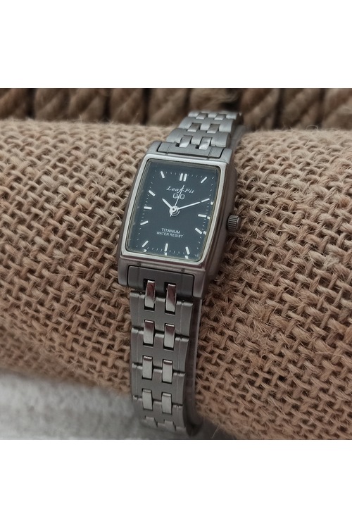 Q&Q Leaf-Fit W233-502 Kadın Kol Saati