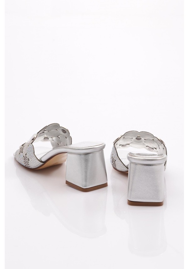 Resim Dgn K1055 Kadın Üstü Taş Süslemeli Topuklu Terlik Gümüş Metalik 