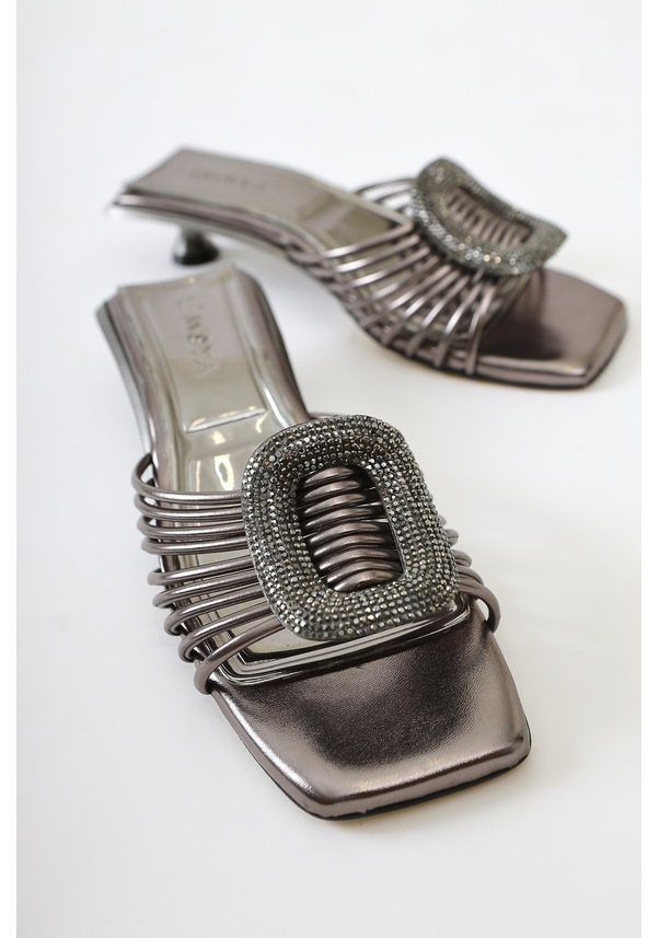 Resim Katerin Platin Rugan Taşlı Toka Detaylı Şık Terlik 001 