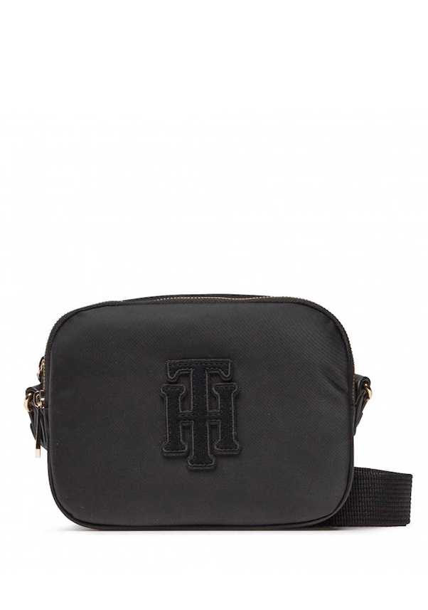 Tommy Hilfiger Postacı Çantalarının Beğeni Toplayan Özellikleri