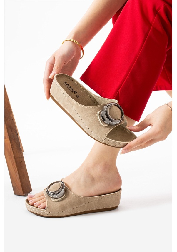 Resim Albishoes Sahra Kadın Tokalı Yumuşak Hafif Rahat Taban Günlük Dışarı Ev Terlik Anatomik Kadın Terlik Bej 