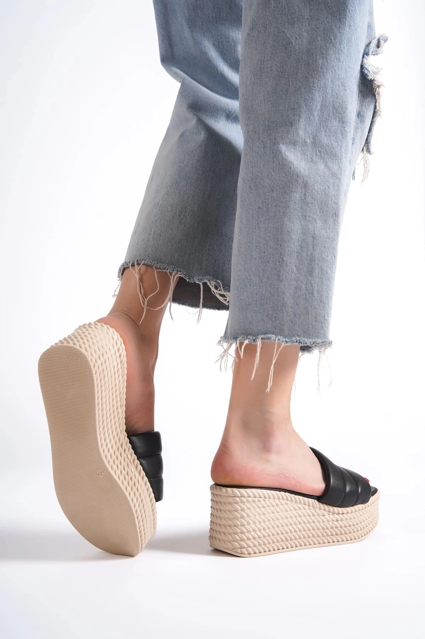 Resim Reına Dolgu Topuklu Ortopedik Taban Hasır Görünümlü Kadın Terlik Ckt - Siyah Siyah 