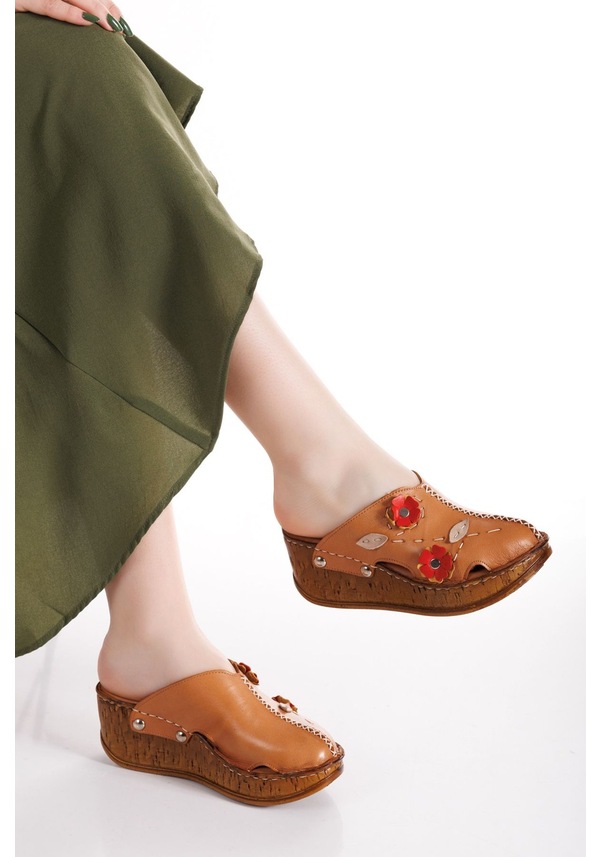 Resim İç Dış Hakiki Deri Dolgu Taban Önü Tokalı Sabo Model Kadın Terlik Taba 