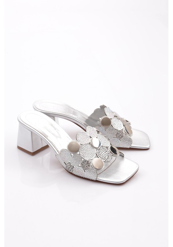 Resim Dgn K1055 Kadın Üstü Taş Süslemeli Topuklu Terlik Gümüş Metalik 