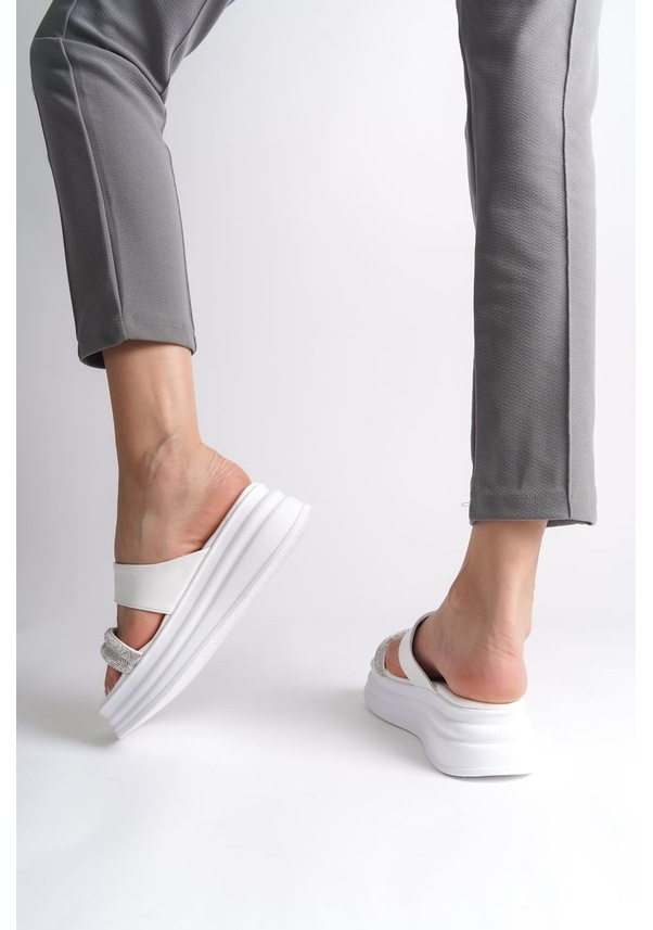 Resim Sarah Düz Topuklu Taşlı Şeritli Kalın Ve Ortopedik Taban Kadın Terlik Cbt - Beyaz Beyaz 