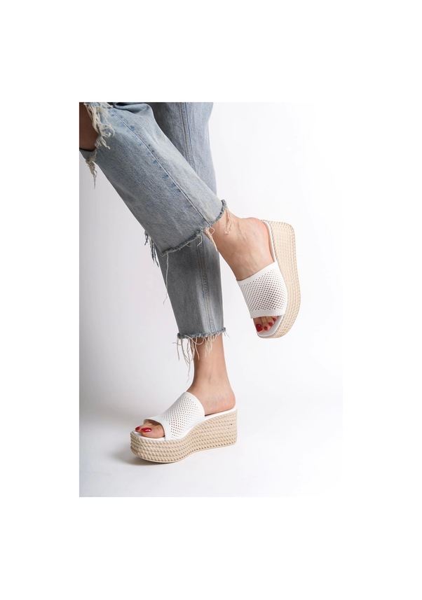 Resim Marla Dolgu Topuklu Ortopedik Taban Hasır Görünümlü Triko Kadın Terlik Kt Beyaz Beyaz 