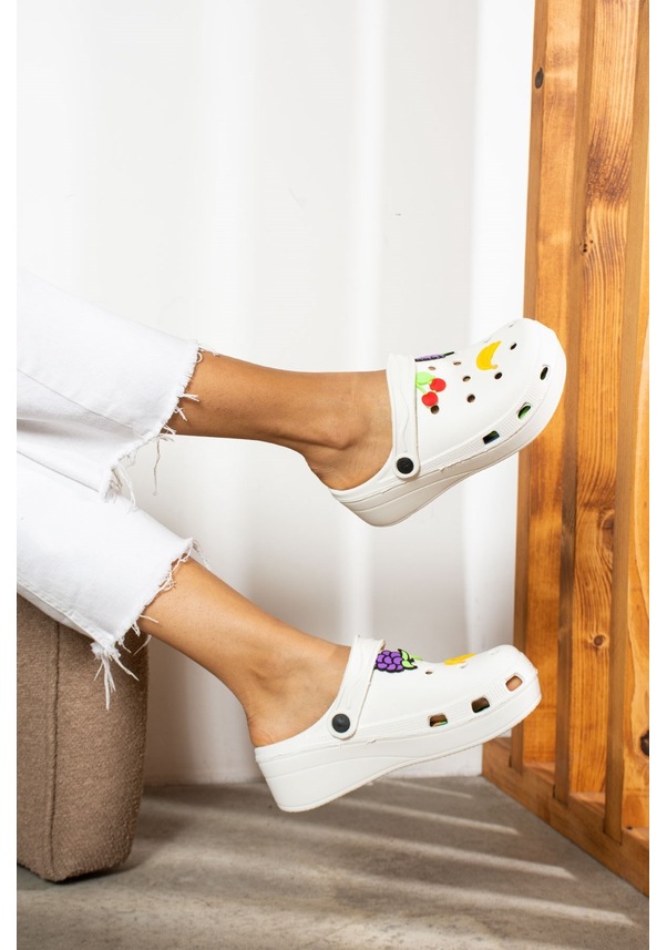 Resim Novelido Yüksek Taban Siyah - Beyaz - Pembe Kadın Sabo Terlik Masaj Tabanlı Hafif Meyveli 251 Beyaz 