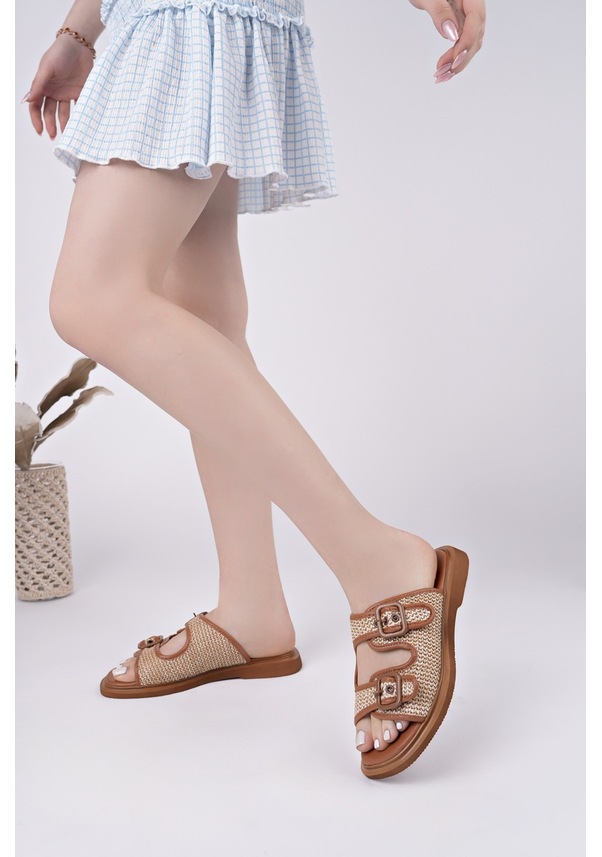 Resim Muggo Sarle Çift Bantlı Ayarlanabilir Kemerli Kadın Günlük Hasır Terlik Taba 