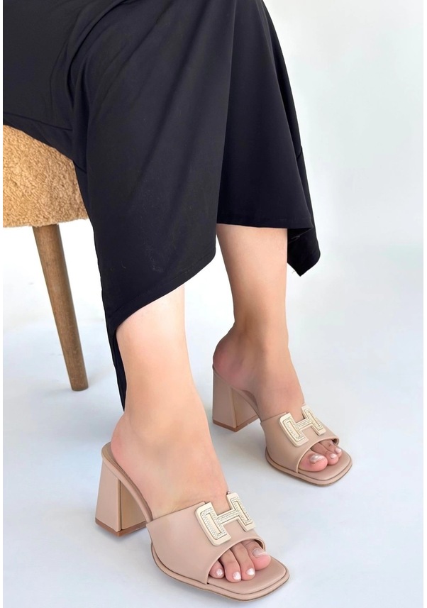 Resim Caren Bej Cilt Topuklu Terlik Göründüğü Gibi 