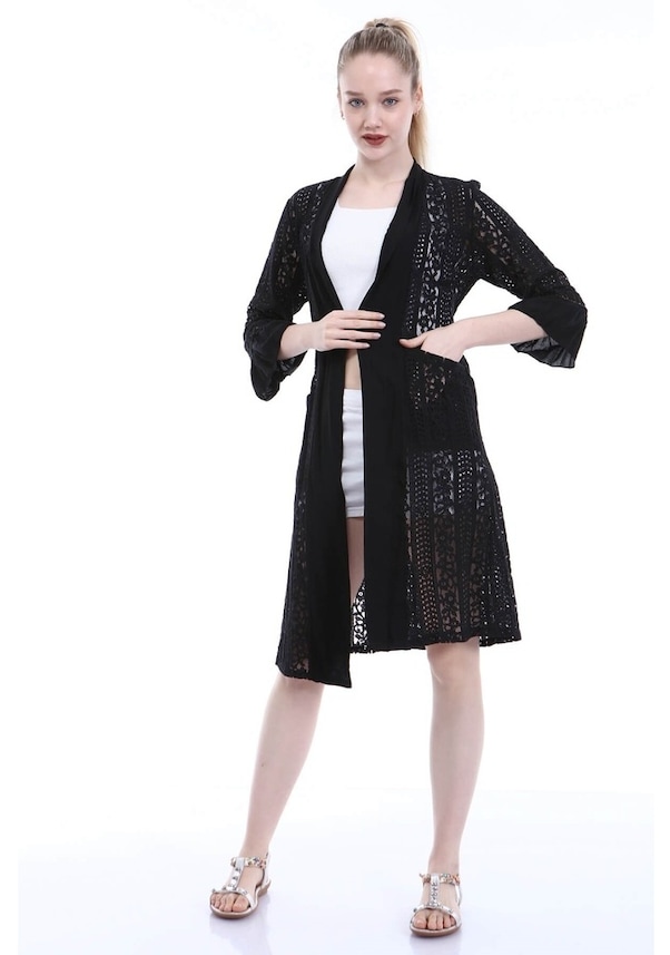 Feminen Çizgileriyle Stilinize Eşlik Eden Kimono Modelleri