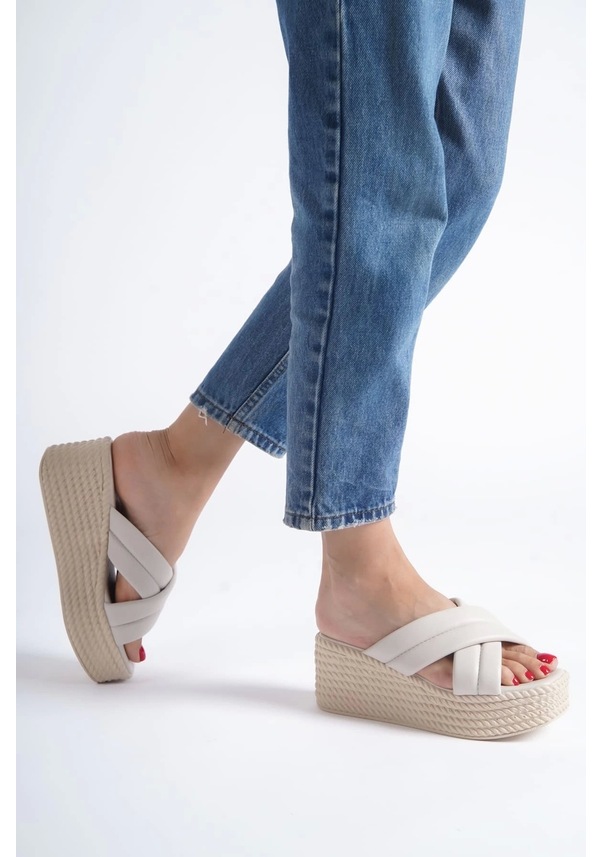 Resim Joymıx Dolgu Topuklu Ortopedik Taban Hasır Görünümlü Kadın Terlik Kt Krem Krem 