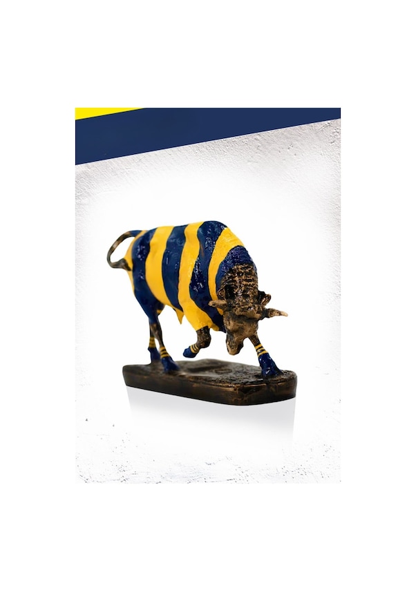 Resim Doruklara Kadıköy Boğa Biblo Heykeli 