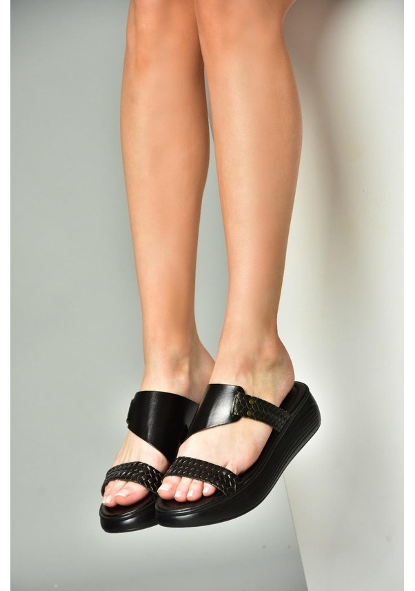 Resim Fox Shoes S291059703 Siyah Hakiki Deri Kalın Tabanlı Kadın Terlik Siyah 