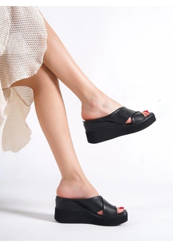 Resim Siyah Renk Rahat Dolgu Topuk Çapraz Bantlı Kadın Terlik 001 