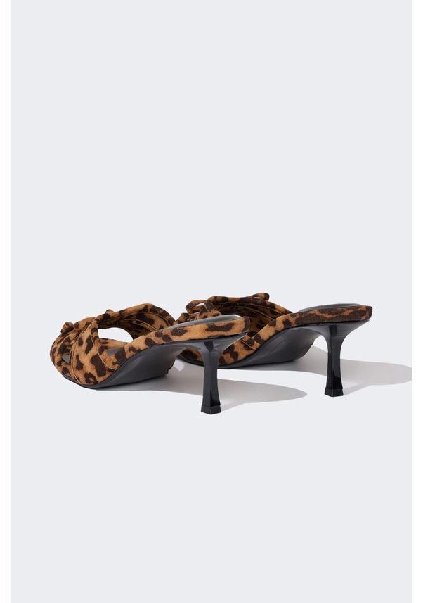 Resim DeFacto Kadın Leopar Desenli Yüksek Taban Topuklu Terlik E2507AX25SMKR1 Çok Renkli 