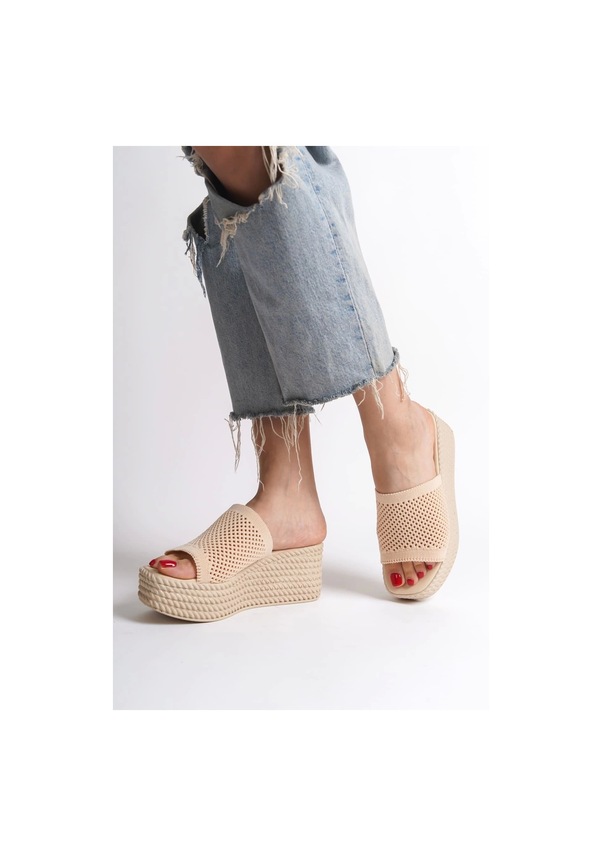 Resim Marla Dolgu Topuklu Ortopedik Taban Hasır Görünümlü Triko Kadın Terlik Kt Krem Krem 