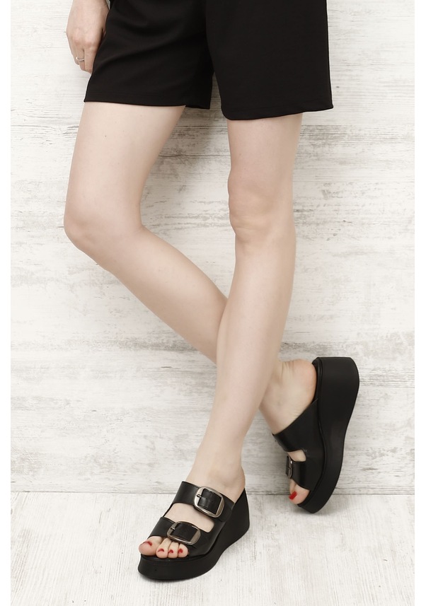 Resim Gönderi R Siyah Dolgu Topuk Tokalı Terlik Siyah 