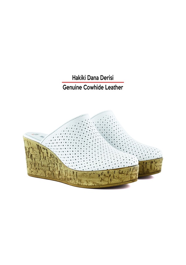 Resim Erkan Saçmacı Aria Beyaz Hakiki Dana Derisi Önü Kapalı Mantar Taban Görünümlü Dolgu Topuklu Terlik Beyaz 
