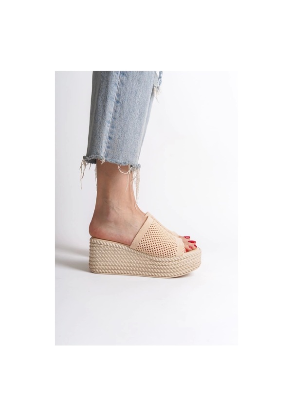 Resim Marla Dolgu Topuklu Ortopedik Taban Hasır Görünümlü Triko Kadın Terlik Kt Krem Krem 