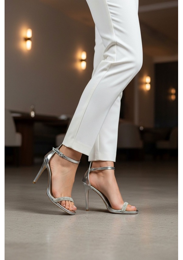 Resim Gümüş Taş İşlemeli İnce Uzun Topuklu Kadın Abiye Ayakkabı 655527 Z Gümüş 