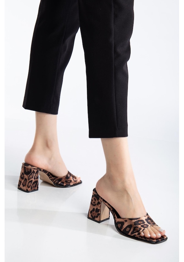 Resim Büyük Beden Kadın Topuklu Terlik Leopar Saten İnce Bantlı-3887 Leopar 