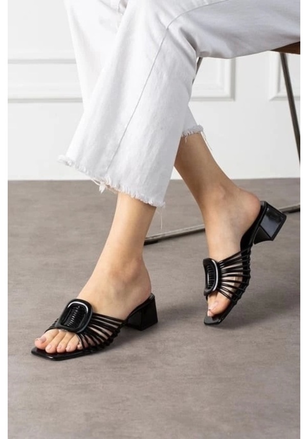 Resim Anca Siyah Rugan Topuklu Terlik Çok Renkli 