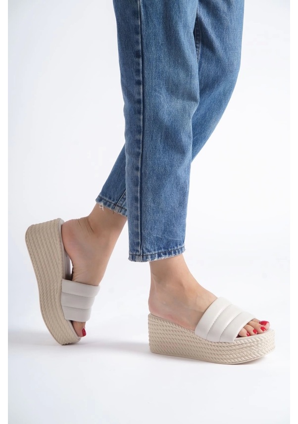 Resim Reına Dolgu Topuklu Ortopedik Taban Hasır Görünümlü Kadın Terlik Kt Krem Krem 