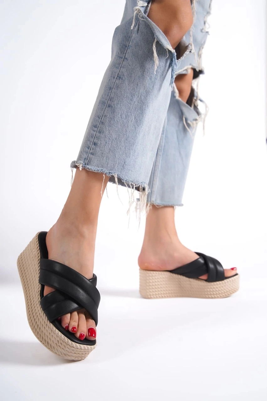 Resim Joymıx Dolgu Topuklu Ortopedik Taban Hasır Görünümlü Kadın Terlik Ckt - Siyah Siyah 