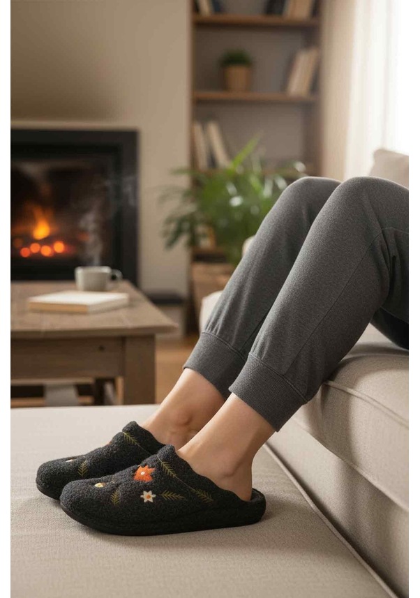 Resim Aspor Siyah Kadın Ev Terliği Çok Renkli 