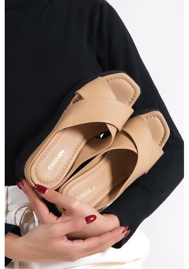 Resim Emma Kadın Şık Rahat Dolgu Topuk Çapraz Detaylı Terlik 001 