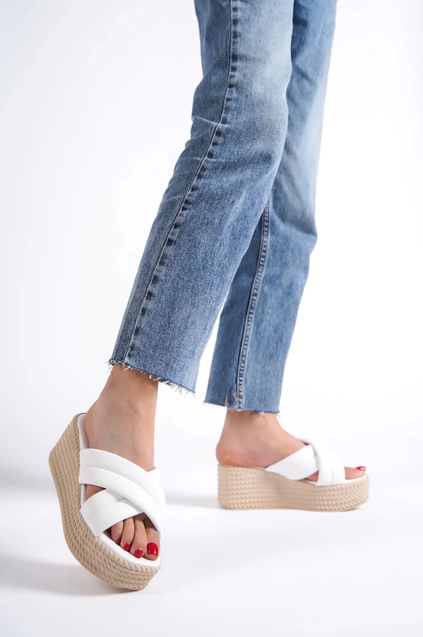 Resim Joymıx Dolgu Topuklu Ortopedik Taban Hasır Görünümlü Kadın Terlik Ckt - Beyaz Beyaz 