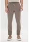 AC&Co / Altınyıldız Classics Erkek Kahverengı Slim Fit Dar Kesim Beli Bağlamalı Gofre Desenli Yan Cepli Pantolon Kahverengi