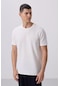 Ekru Yüzeyi Dokulu Rahat Form Basic Erkek T-shirt - 88436 Ekru