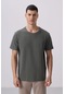Haki Yüzeyi Dokulu Rahat Form Basic Erkek T-shirt - 88436 Haki