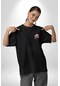 Oyun Kumandası İnsanı Ele Geçirişi Siyah Oversize Unisex Ön Sol Yan Minimal Baskılı Tişört Koyu Siyah