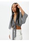 Koton Oversize Crop Kimono Bluz Kruvaze Geniş 3/4 Kol Kaz Ayağı Desenli Bağlama Detaylı Siyah Desenli 4wal60116ıw