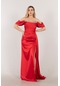 Feminist Kırmızı Kayık Yaka Yırtmaçlı Drape Detaylı Saten Abiye Elbise