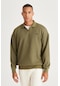AC&Co / Altınyıldız Classics Erkek Hakı Loose Fit Polo Yaka Jakarlı Sweatshirt