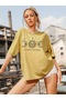 Kadın Sarı Oversize Celestial Sun Moon Baskılı T-Shirt