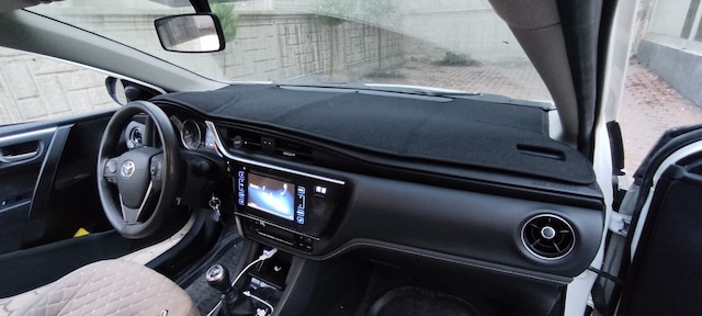 2012-2018 Modellerine Uygun Toyota Auris Torpido Koruma Halısı Siyah Kenar Renk Siyah