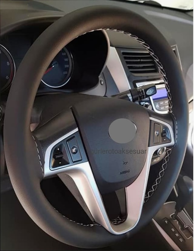 Hyundai I20 Dikmeli Direksiyon Kılıfı Gri Ipli A+Plus (11Cm)