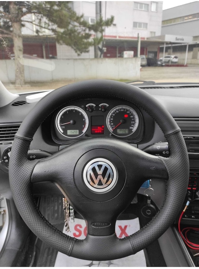 Volkswagen Bora Dikmeli Deri Direksiyon Kaplama Siyah