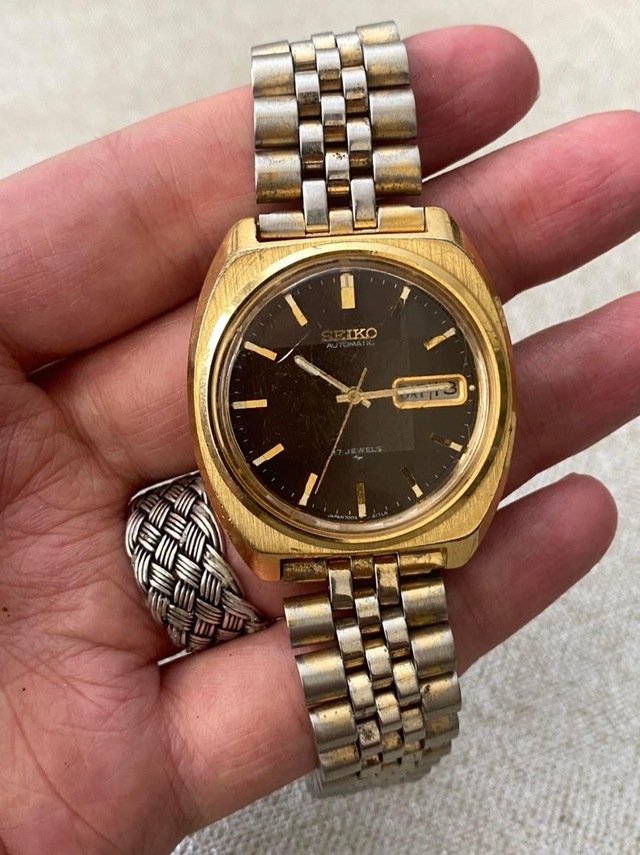 Seiko Classic 37 mm Çelik Kordon Vintage Erkek Kol Saati 2. El Teşhir Ürün