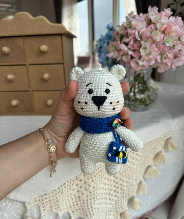 Amigurumi Çantalı Minik Kutup Ayısı 16 Cm