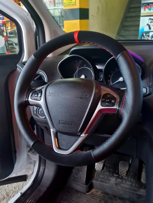 Ford Fiesta Uyumlu Yüzüklü Delikli- Alkantra Direksiyon Kılıfı (510522856)