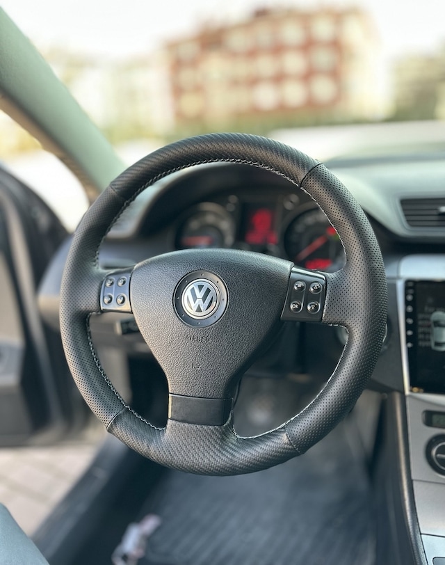 Volkswagen Golf 5 Araca Özel Direksiyon Kılıfı Nokta Karbon Arac Siyah