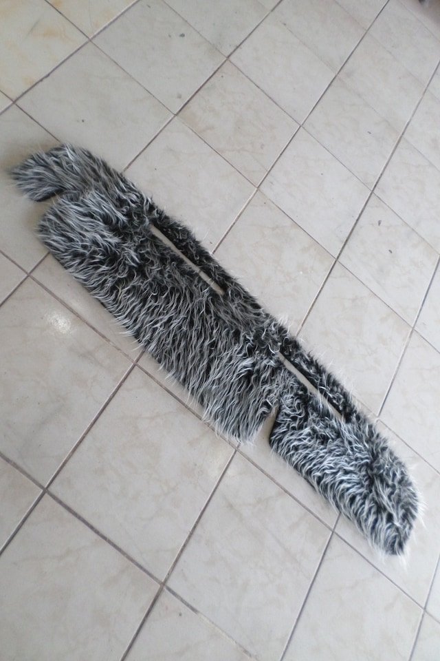 Tofaş Uyumlu Torpido Örtüsü Peluş Slx Tip Yüksek Göğüs Renk Seçenekli Siyah-Gri