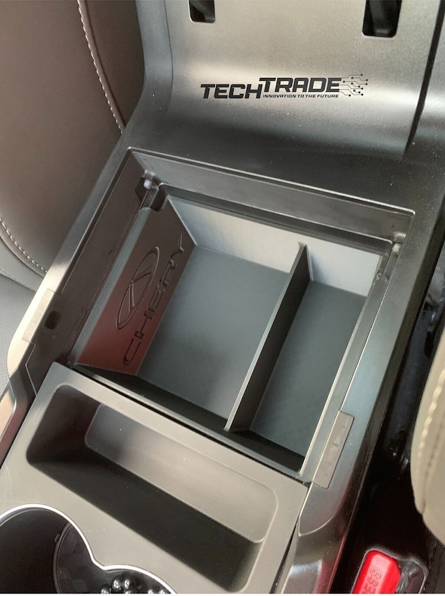 Chery Tiggo 7 Pro Kolçak Organizer-2 Bölmeli Chery Yazılı Avantgarde Modellere Uyumlu Değildir